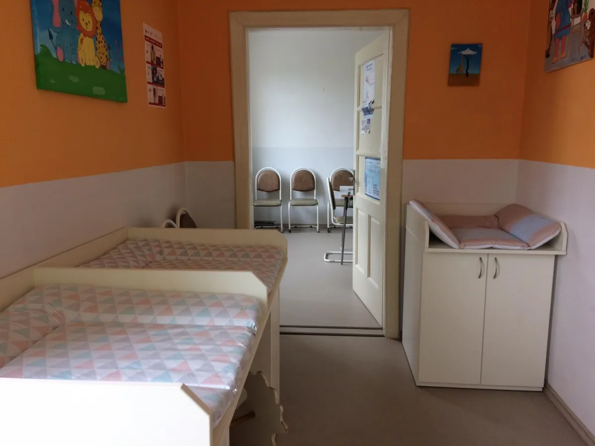 Přebalovací pult a čekárna — ordinace Březina