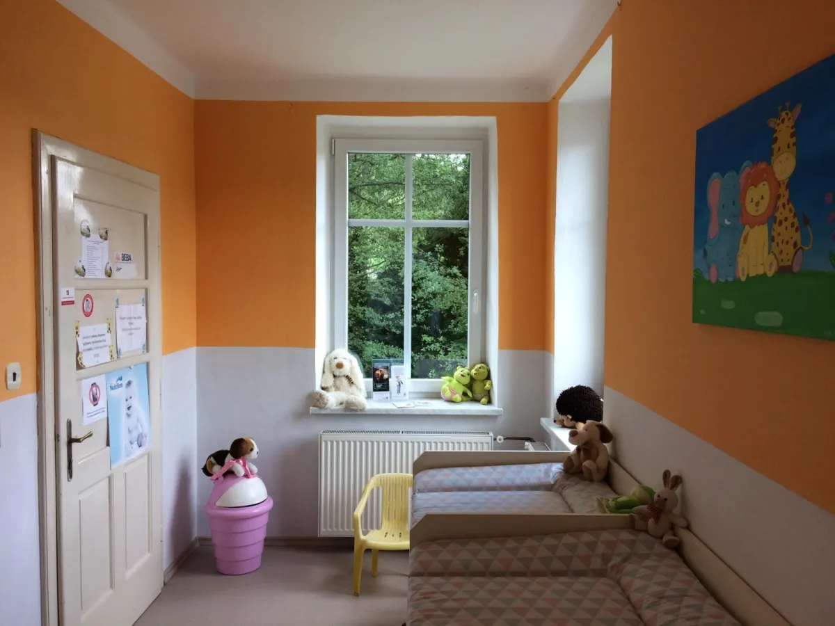 Dětský koutek u okna — ordinace Březina
